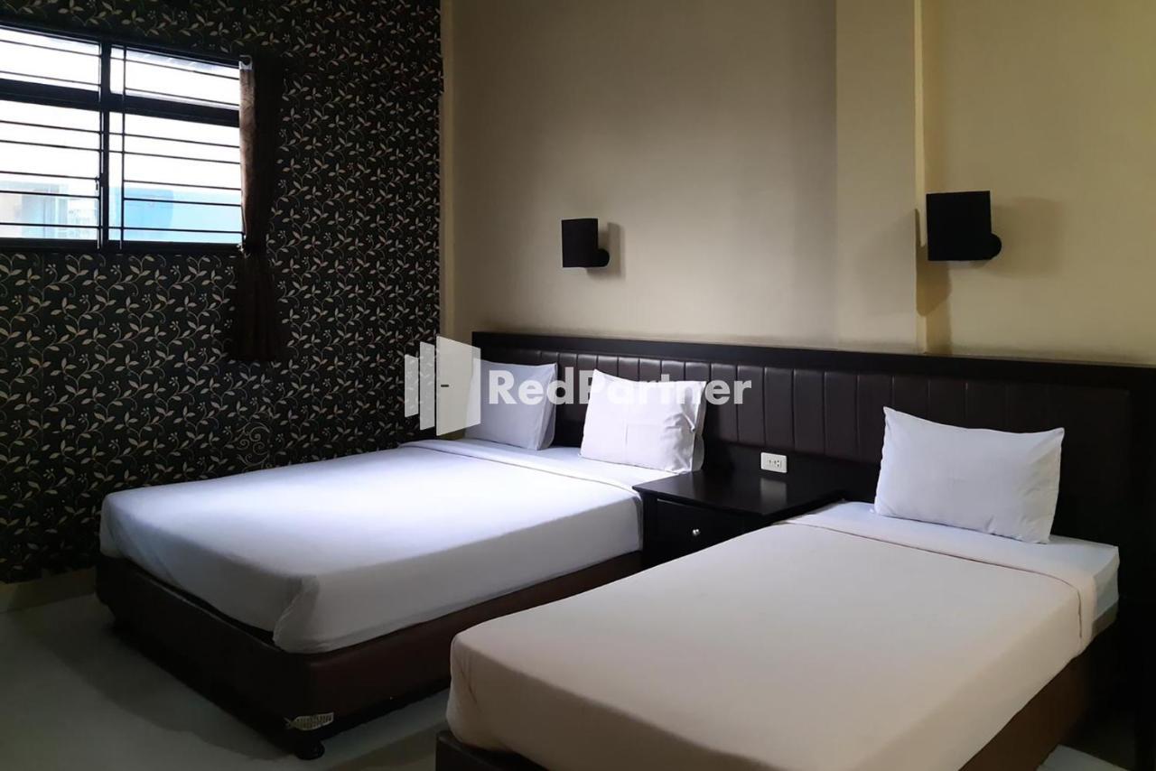 Carolina Transit Hotel Medan Buitenkant foto