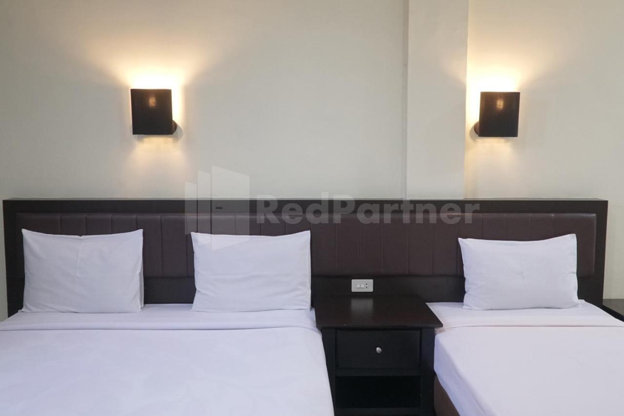 Carolina Transit Hotel Medan Buitenkant foto