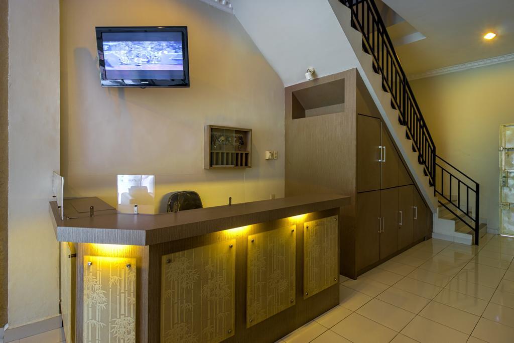 Carolina Transit Hotel Medan Buitenkant foto